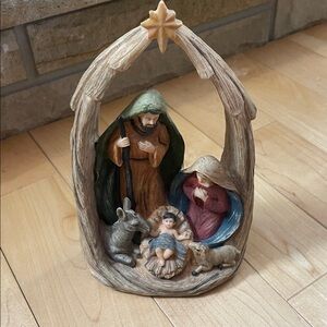 Christmas Nativity Scene with Gold Star Mary Joseph Jesus Resin